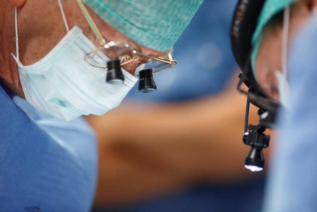 Omsättning och resultat Real Heart har i dagsläget ingen försäljning av egna produkter utan intäkterna för perioden härrör från vidarefakturering av läkartjänster och hyreskostnader till externa