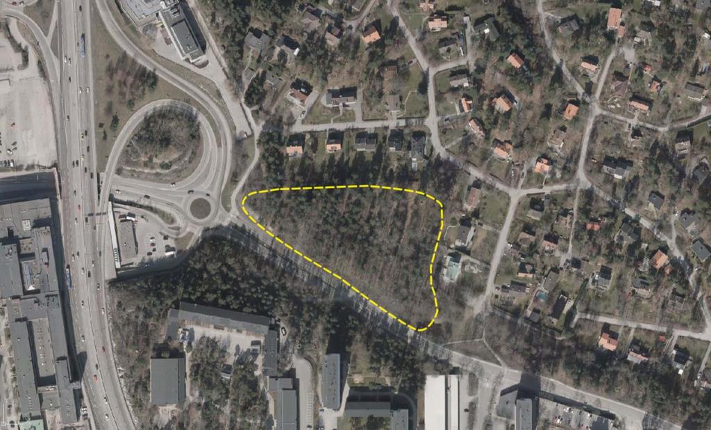 DANDERYDS KOMMUN 6(9) Reservat/servitut I utredningsområdets västra kant, inom delar av berörda fastigheter Danderyd 3:166 samt Danderyd 2:1, finns en ledningsrätt för högspänningsledning (Akt