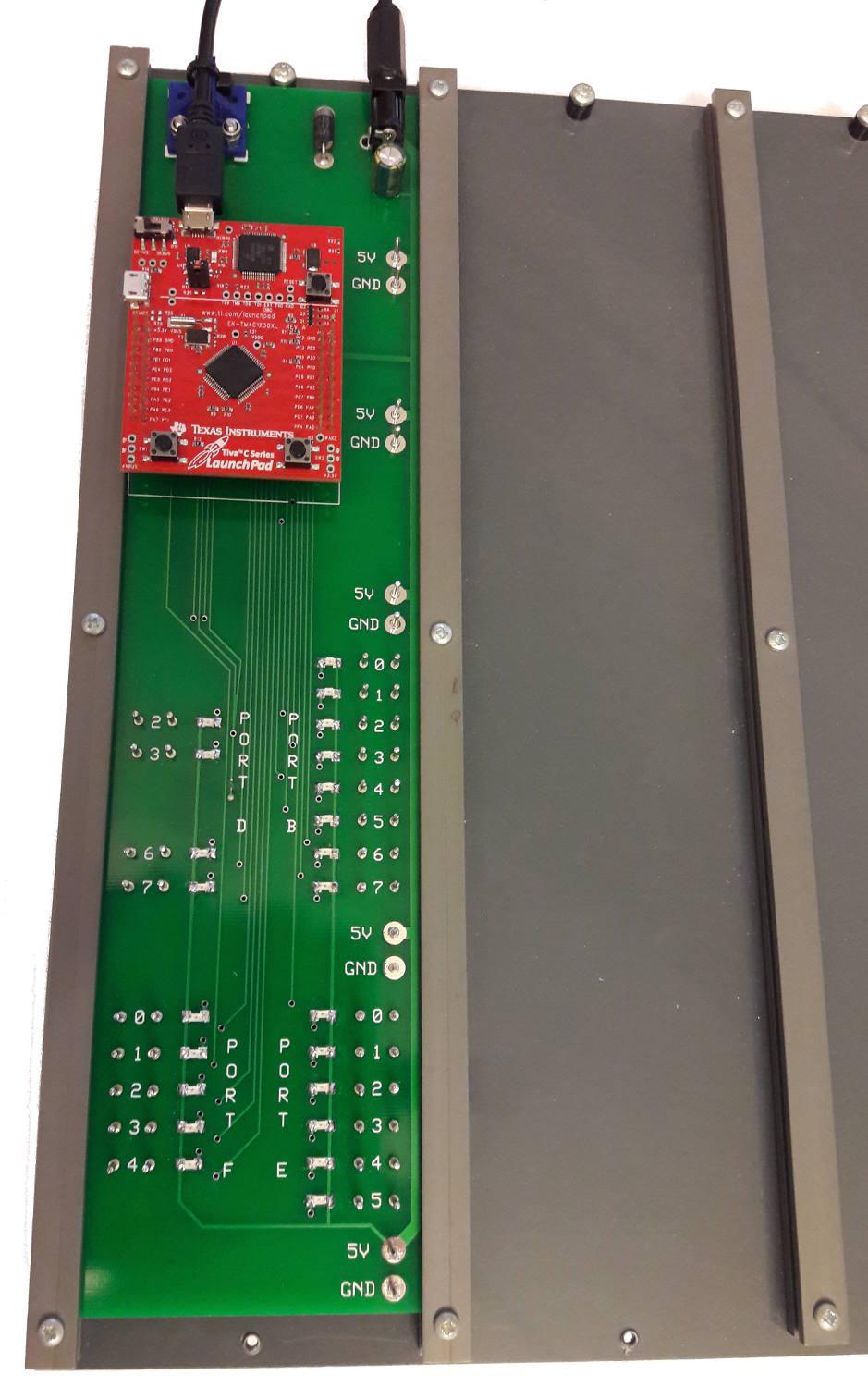 (programräknare) 32-bitars statusregister med flaggor (+ statusbitar) Både programmering och styrning Även en seriekommunikationskanal CPU ARM Cortex M4 processor PSR 33 Laborationssystemet Darma,