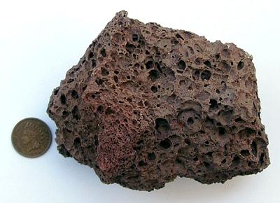 Pimpsten och scoria I samband med andesitiska och ryolitiska (kiselrika) utbrott kommer ofta fragmenten som slungas ut att vara fyllda med gasbubblor.