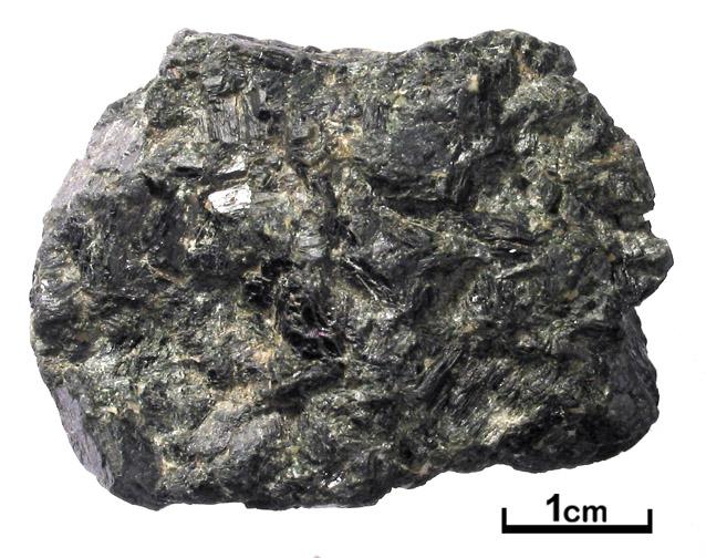 Våra vanligaste bergartsbildande mineral Amfibolgruppen (t.ex.