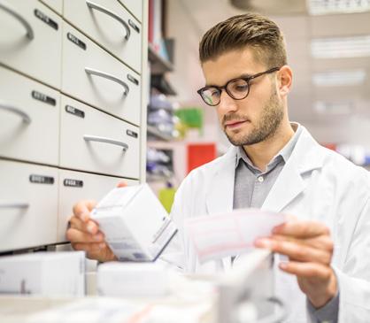 Vi reglerar apoteks marknaden Läkemedel byts ut på apotek för att ingen ska behöva betala mer än nödvändigt för läkemedel, varken du som patient eller samhället.
