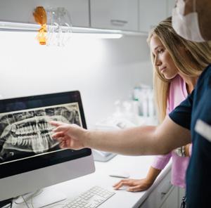 Stödet ska bland annat ges för förebyggande tandvård och för tandvårdsbehandling som bidrar till att: n Åtgärda smärta eller sjukdomar n Ge förmåga att äta, tugga eller tala utan större hinder n Ge