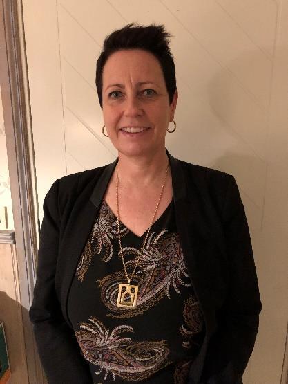 Karolina Filipsson Suppleant i förbundsstyrelsen för en tid av 1 år Karolina Filipsson, 49 år, gift med två barn, killar som är 13 och 16 år gamla. Bor i Lycksele.
