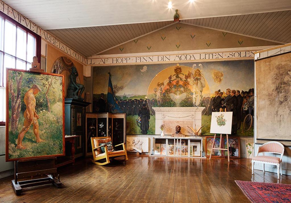 Torsdag 25 april Carl Larsson-gården i Sundborn Följ med oss och besök Karin och Carl Larssons hem i Sundborn där vi får en guidad tur och därefter lunch i Hyttstugan.