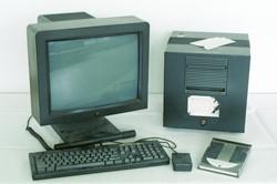 1991: World Wide Web (WWW) 1984-1990: Tim Berners-Lee och hans grupp vid CERN utvecklade sina idéer om informationshantering och