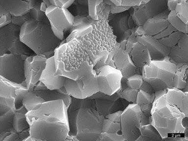 For the other ions no significant difference could be found between the dissolution solution and the loose particles (p>0.05).