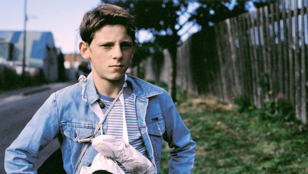 Årskurs 6 Skolbio: Billy Elliot Om kärleken till dansen och att följa sina drömmar Billy Elliot är en berättelse om en elvaårig pojke som växer upp med sin pappa, bror och mormor i ett gruvsamhälle i