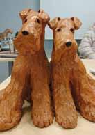 Den ena gåvan var en väldigt fin och levande keramikskulptur föreställande två airedaleterrier gjord av Aase Cornéer och den andra en keramikrelief av Åse Törnqvist.