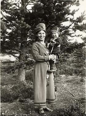 Edvin Brännström Författaren, etnologen och språkforskaren Edvin Brännström (1902 1979) inriktade sig på landskapet Norrbotten.