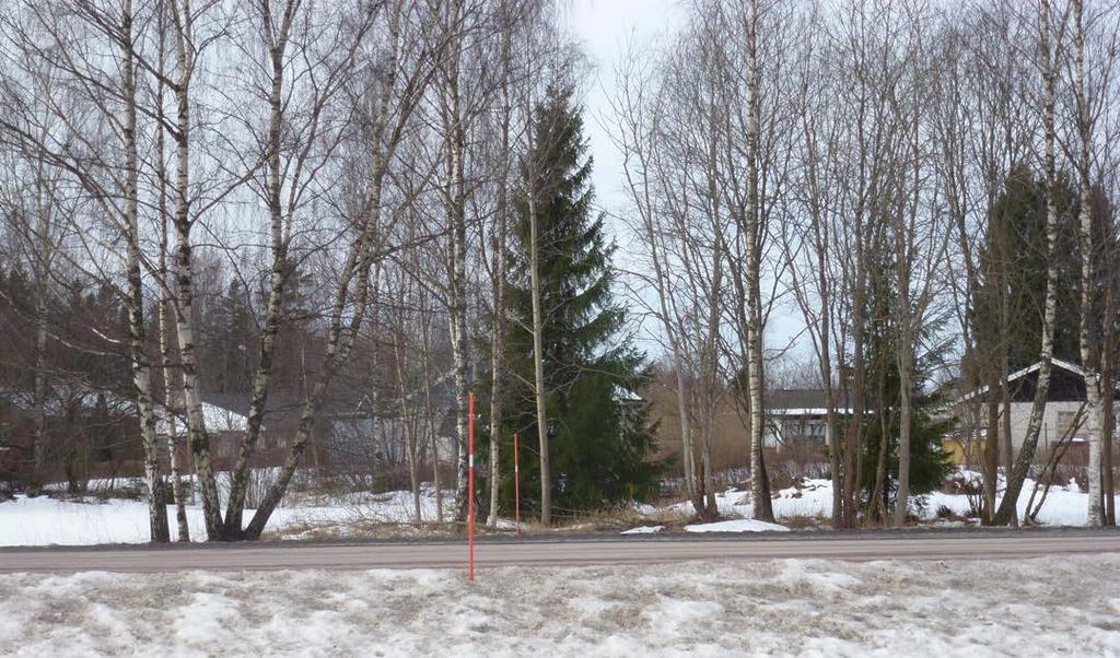 6 gör att lastbilarna inte har helljus på. Husen ligger gavelställda 70 meter ifrån vägen och har inga större glaspartier mot vägen. De avskärmas dessutom delvis av vegetation.