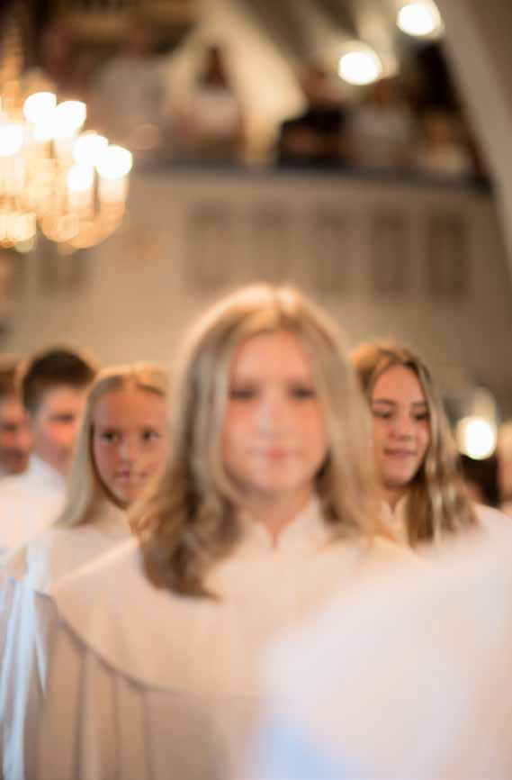 SKRIFTSKOLA - för dig som är född 2005 eller tidigare Skriftskolan är en del av den dopundervisning som församlingen ger.