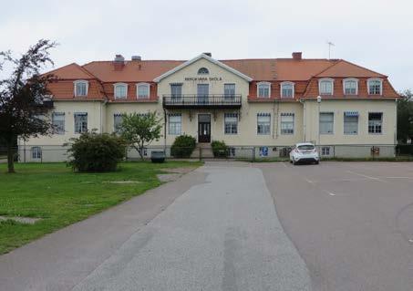 I mitten av bilden syns