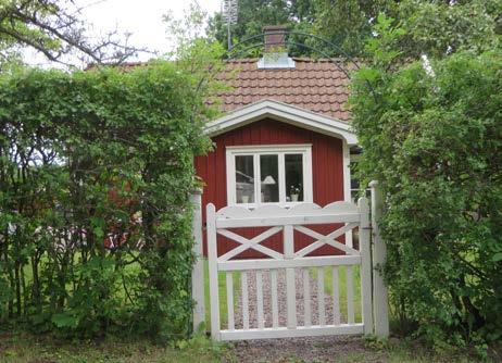 grindstolpar i sten. Gökalund.