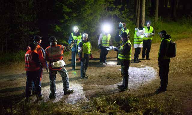 BEREDSKAP I ÖSTERBOTTEN FORTS. Efterspaningskurser ordnas även i fortsättningen på begäran av avdelningarna eller andra larmgrupper. Hör gärna av dig om du vill att vi ordnar en kurs på ditt område.