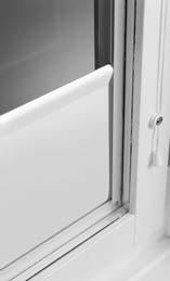 Sydd fåll med underlist i stål (Texienne) eller i aluminium (Solienne). Ger mycket bra energibesparande värden eftersom väven bryter värmeinstrålningen innan den passerar det inre glaset.