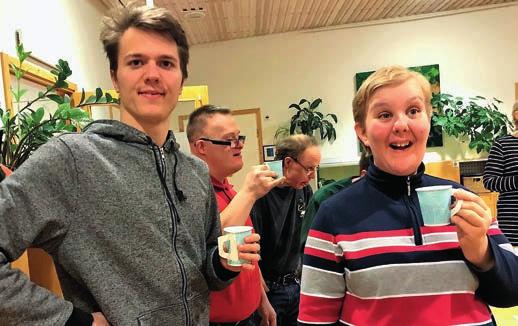 Vi är kanske inte så många men tillsammans med syskon, föräldrar och andra närstående blir vi en stor och viktig målgrupp i valet, säger Susan och tillägger att det kan vara bra att göra upp en lista