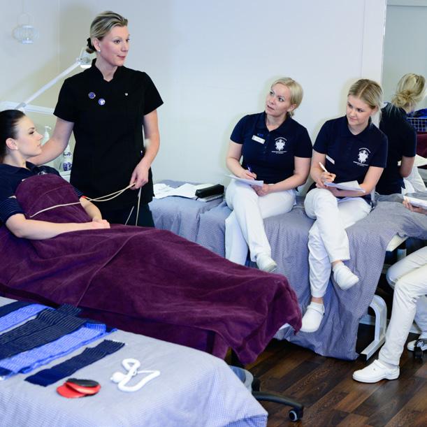 Galvanisk cellulitbehandling G5 djupgående massage Vakuumsug dränerande och spänstgivande Externt arbete på en hudvårdsklinik, spa-anläggning eller annan yrkesrelaterad verksamhet och där utföra