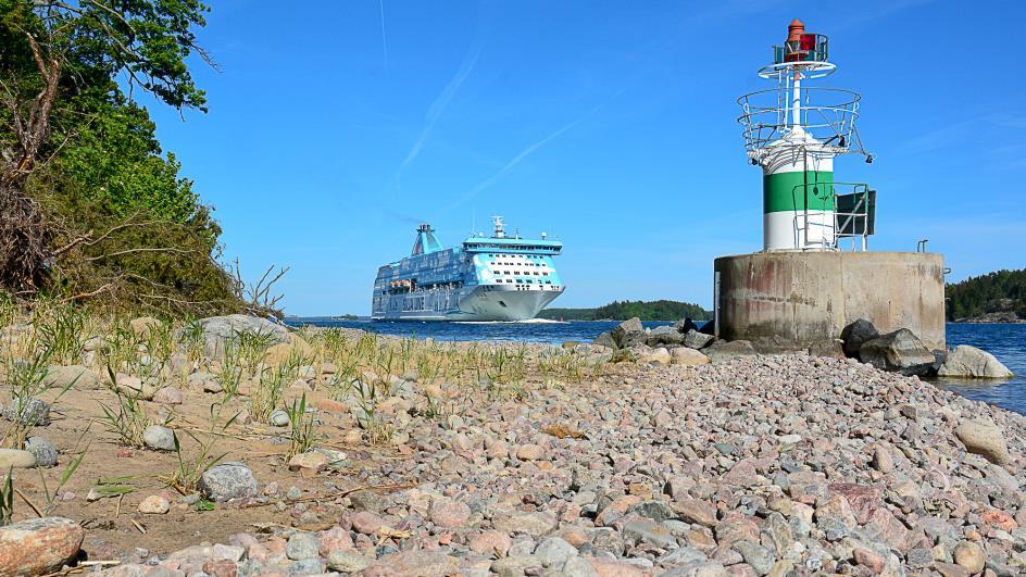 Handledning för naturanpassade erosionsskydd SGI har i uppdrag från regeringen att ta fram handledning till kommuner och regionala myndigheter om naturanpassade erosionsskydd.