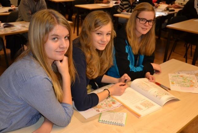 Bemanning av tävlingsorganisationen Några frågeställningar -Vilka funktioner/grupper i vår tävlingsorganisation kräver aktiva orienterare eller annan specialkompetens?