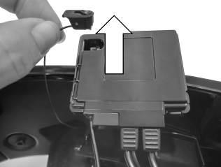 Frånkoppla antennkabelns kontaktdon från e-boxen (Fig. 54). Ta helt bort tangentbordets stöd från hjälmen. Fig. 52 Fig.