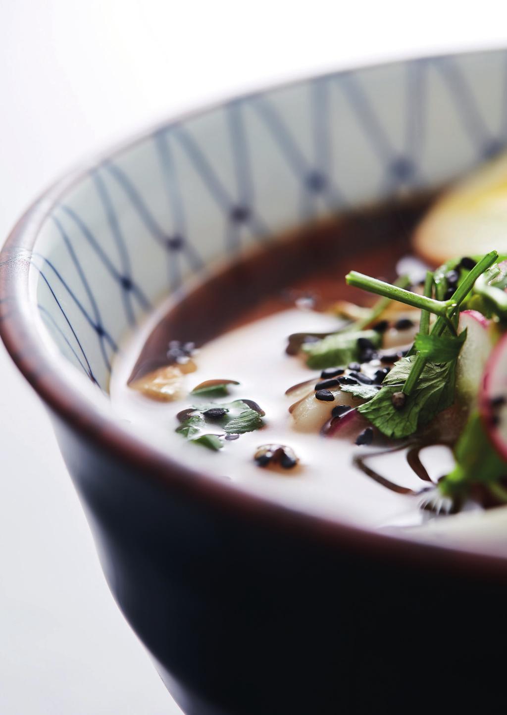 MISO VEGETARISK MISO RAMEN 5 portioner 1,5 l OSCAR Signature Grönsaksbuljong Ekologisk 30 g mörk miso-kräm 90 g sojasås, låg salthalt sesamolja, allt efter hur fyllig och intensiv