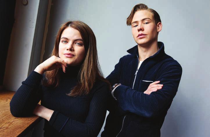 18 ONSDAG 06 MARS 2019 Nöje Serie Alva Bratt och Edvard Olsson, två av fyra huvudrollsinnhavare, i»eagles«. Serien följer fyra ungdomars vardag i småstadsidyllen i Oskarshamn.