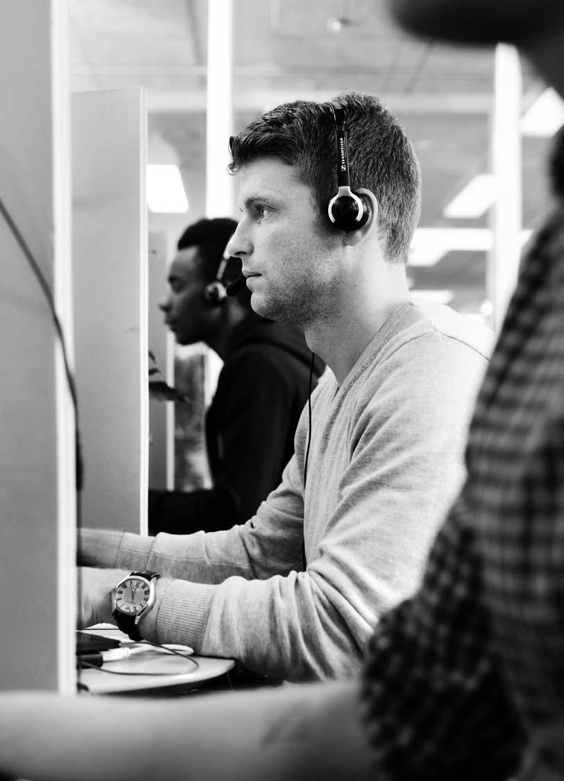 01/ OM UNDERSÖKNINGEN Aalund Nordics PR Barometer Samhälle är en årligt återkommande kommunikationsundersökning baserad på telefonintervjuer med svenska journalister vilka utvärderar svenska