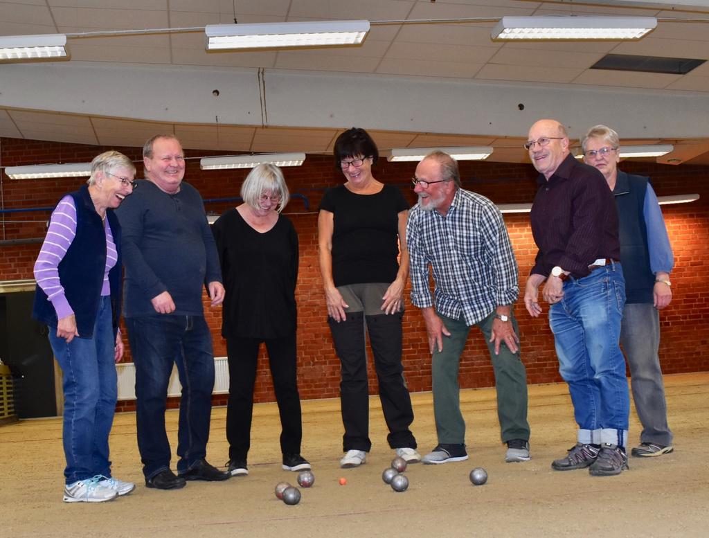 Våra fasta aktiviteter Boule Att ha roligt är det viktigaste med Boule. Därför är det bara glada människor som spelar det spelet.