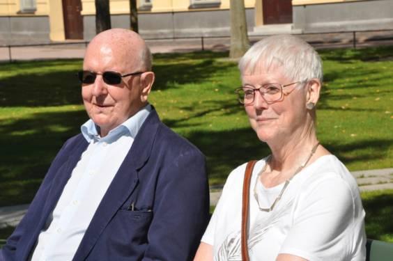 Sporadiska möten Efter en gemensam lunch börjar Ulla-Britt berätta om starten av Svenska Glaukomförbundet, SGF.