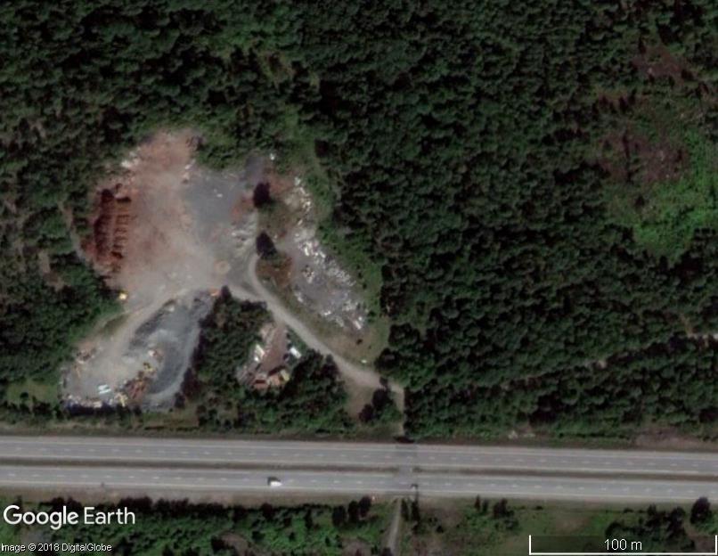 Källa Google Earth I samband med motorvägsbygget (invigd 1971) tycks område A ha utnyttjats till någon form av upplag och sedan dess har denna verksamhet utvidgats.