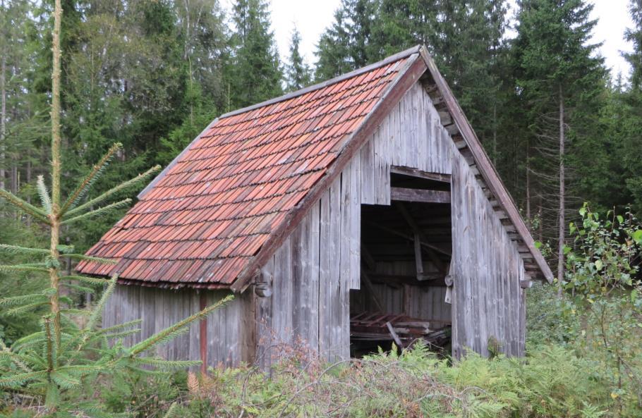 Denna skvalta (troligen byggd i slutet av 1700-talet) kan representera alla de som försvunnit, och har mycket högt kulturhistoriskt värde.