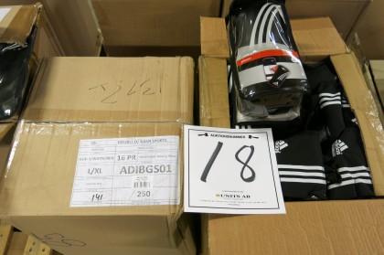 2 kartonger med Adidas "Response" Box Glove