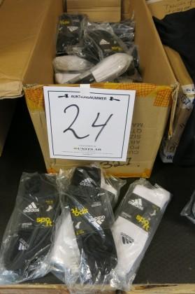 00 kr exkl moms Kartong med blandade Adidas