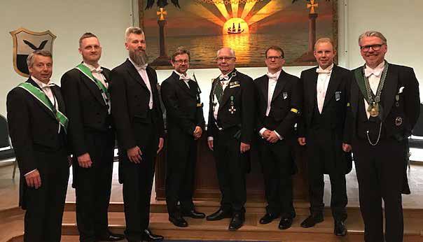 UTDELNING AV UTMÄRKELSER Första gradens givande och utdelning av utmärkelser F.v. LGM I Anders Holmén. LSM Andreas Sunesson.