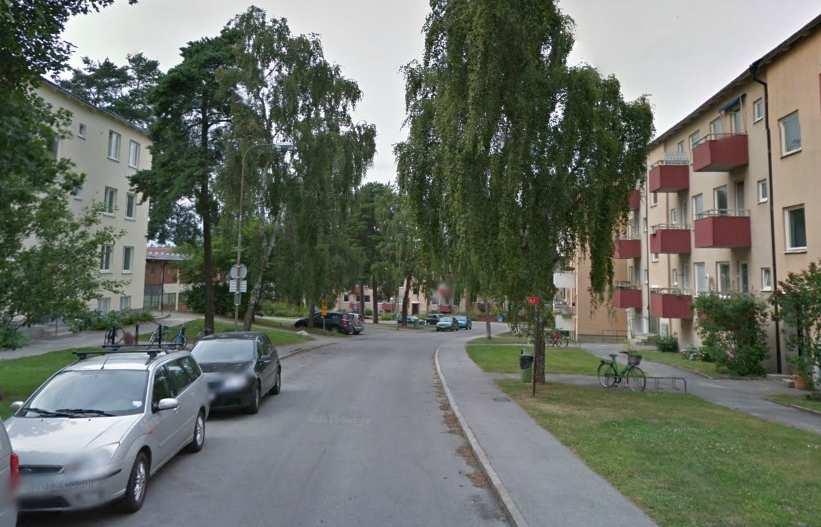 SID 9 (14) Sektion A A De boende som kommer närmast är de som har lägenheterna i souterräng. För lägenheterna längst ner motsvarar detta upplevelsen av ett trevåningshus på 30 meters avstånd.