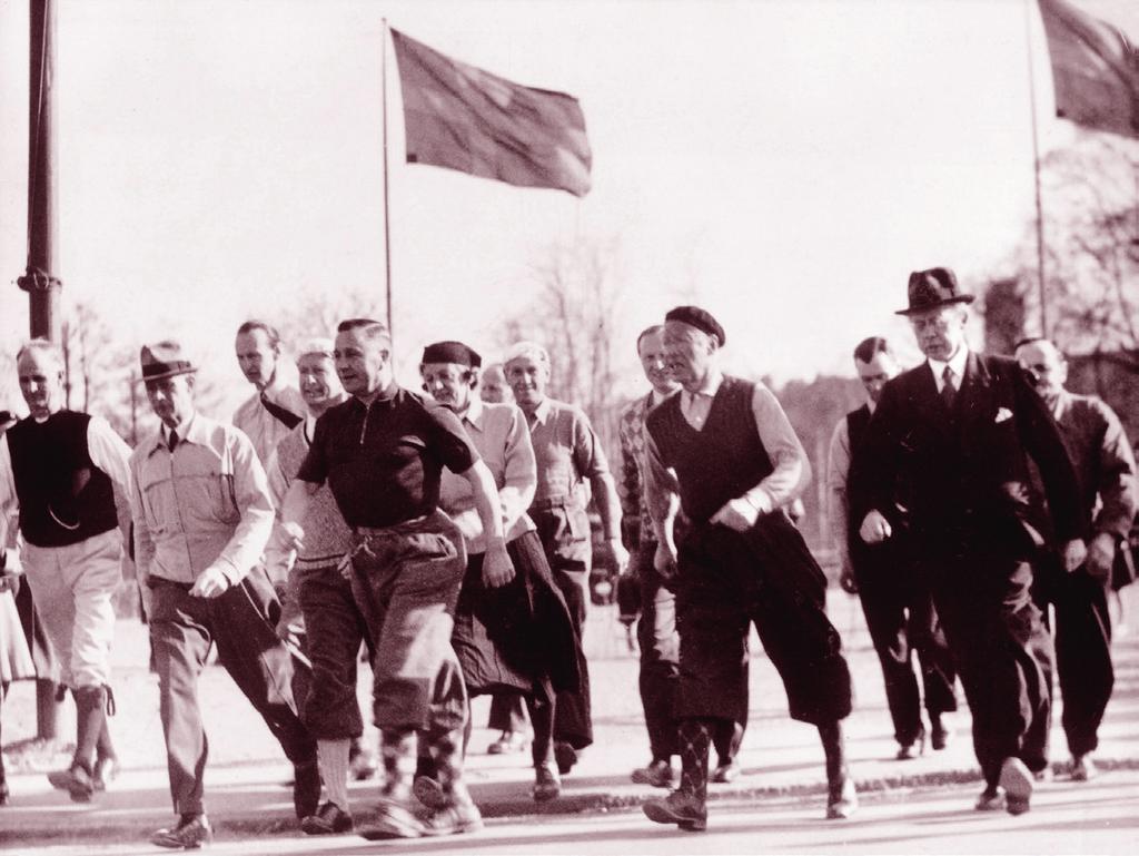 3. Idrottens kroppsideal Riksmarschen i gång, 1941. Foto: Scanpix/TT Nyhetsbyrån Kroppen har alltid varit varje idrottares främsta redskap.