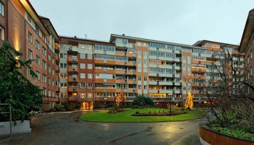 RA El är klara med fasadbelysningarna på gården. Lagom till Julfikat blev de krånglande fasadbelysningarna på nr 16 och 26 bytta till moderna LEDbelysningar.