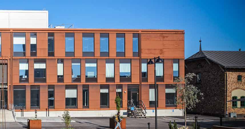 AFFÄRSIDÉ, MÅL OCH STRATEGI 7 Fastigheten Gamlestaden 39:13 i Göteborg. Klöverns affärsmodell Den centrala punkten i Klöverns affärsmodell är förvaltning av bolagets över 400 fastigheter.