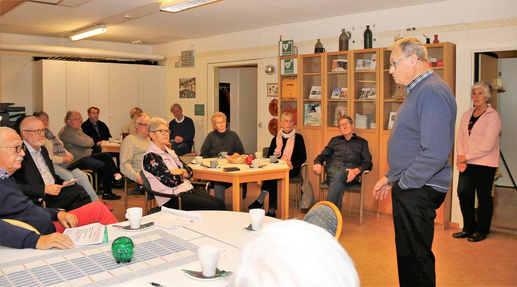 SO Bo Andersson informerade om föreningen, Karin Persson och