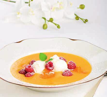 Exotisk soppa med bär Exotisk soppa Exotisk fruktpuré, Findus 3704 Apelsinjuice Garnering Hallon Mandarinklyftor Citronmeliss