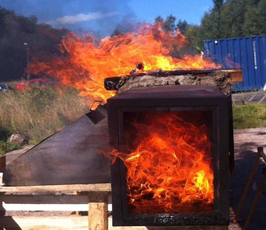 isolering som användes. I försöket användes en svartplåtskanal och som bränsle hade man fått överblivet matfett från en hamburgerrestaurang i närheten.