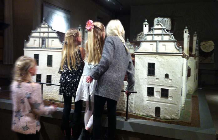 Linköpings slottsoch domkyrkomuseum Möt medeltiden på Linköpings slott. Ett museum för hela familjen! Lär känna slottets 900-åriga historia - från biskopsborg till kungligt palats.