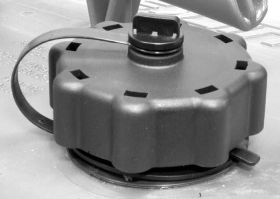 Mercury Mrines tryckstt bärbr bränsletnk Mercury Mrine hr skpt en ny bärbr tryckstt bränsletnk som uppfyller gällnde EPA-krv.