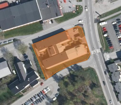 Närområdet utgörs dels av verksamheter och mindre småindustrier och dels av bostadsbebyggelse.