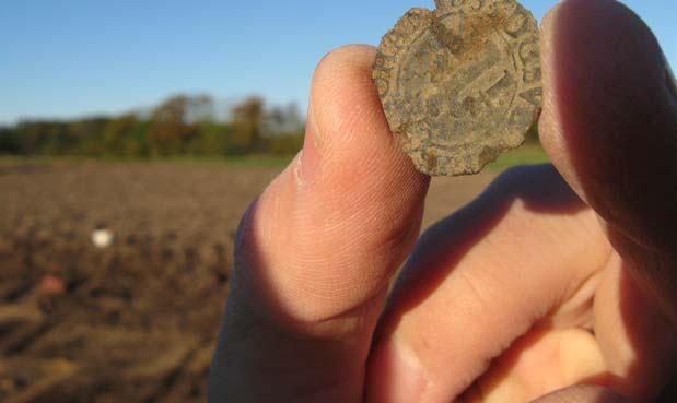 Undergrunden utgjordes mestadels av sand med undantag av södra delen där marken inom ett begränsat område mer hade karaktären av sandig morän (se fig