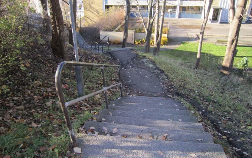 Tillgängligheten mot öster och söder är obefintlig till följd av Gråbergets branter åt dessa väderstreck.