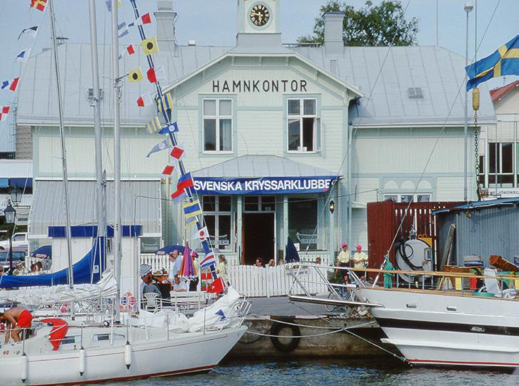 Runt kusten i På Kryss hösten -94 Inga nycklar i ån Kryssarklubben båtmöte i Nyköping blev en fest som knappast stod det berömda gästabudet 1317 efter. Men Hans Larsson kastar inga nycklar i ån.