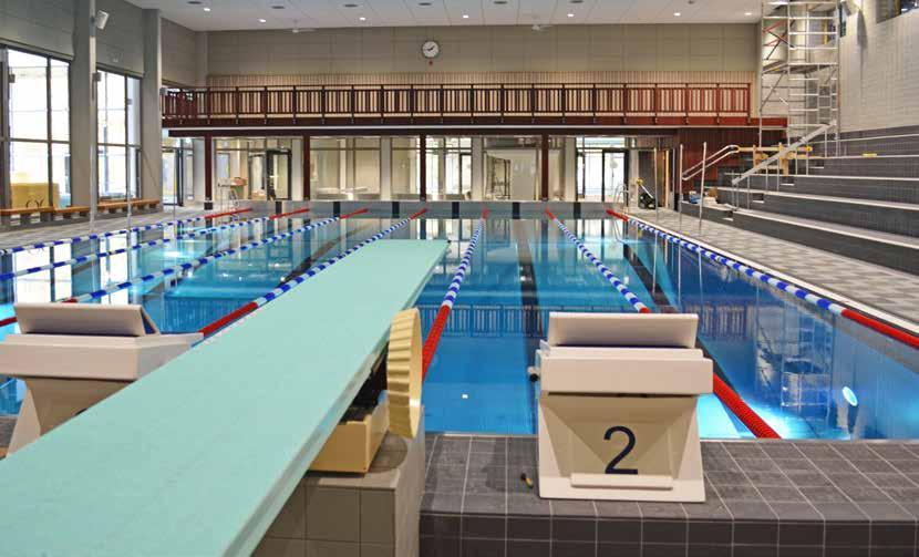 Det finns en zon för de mindre barnen som kan leka i små pooler, och bland lekskulpturer, bubbelzoner och en vattenpist.