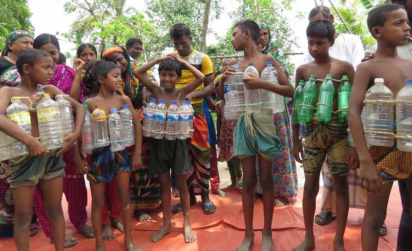 Foto: Lydia Dackerud Familjer får hjälp till klimatanpassning, Bangladesh Med nuvarande klimatförändringar och stigande havsnivåer riskerar stora delar av Bangladesh att hamna under vatten.